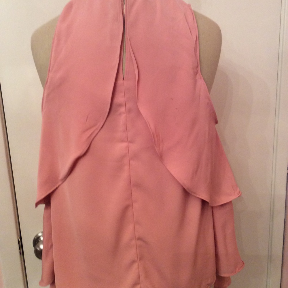 Brand new cold shoulder - Picture 3 of 6